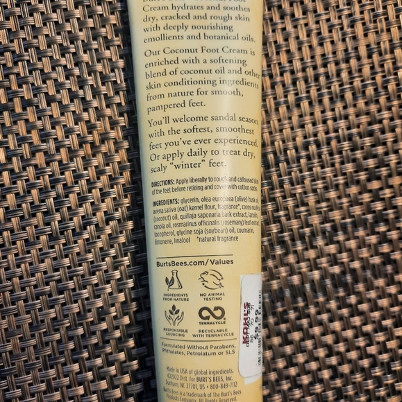 Burt's Bee's foot cream - Picture 3 of 3
